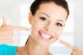 Wybielanie zębów w gabinecie stomatologicznym. Co będzie niezbędne?