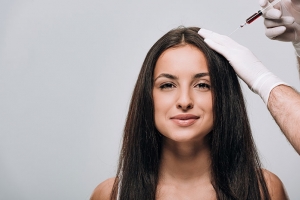 Jak działa mezoterapia igłowa na włosy?